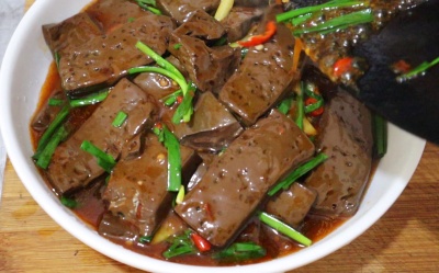 1块鸭血1把韭菜,简单一做,香辣过瘾又入味,比吃红烧肉还香