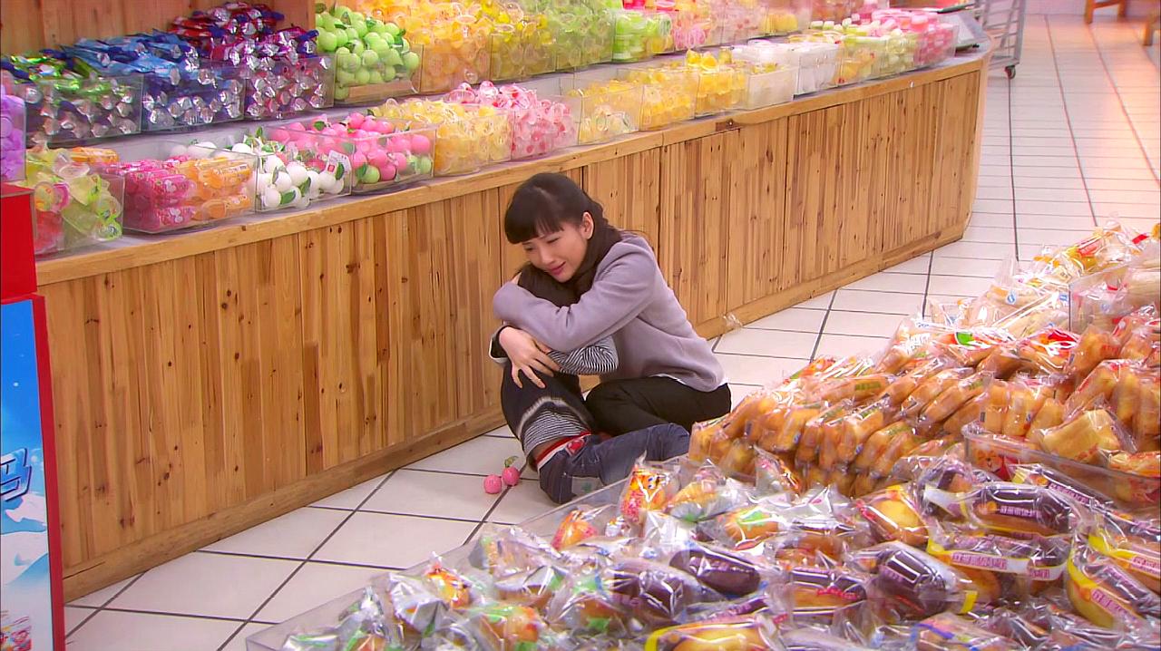 相爱十年:黄芸芸带着儿子逛超市,结果差点把他丢了,扎心了