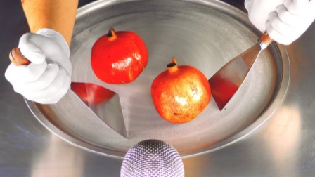 老外突发奇想,用石榴制作炒冰,成品出来时惊艳众人!