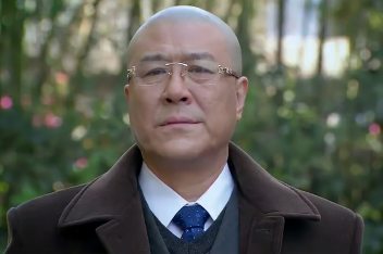 好看视频发布时间:2021-03-2804:01那样芬芳:暴发户对芬芳改观,之前