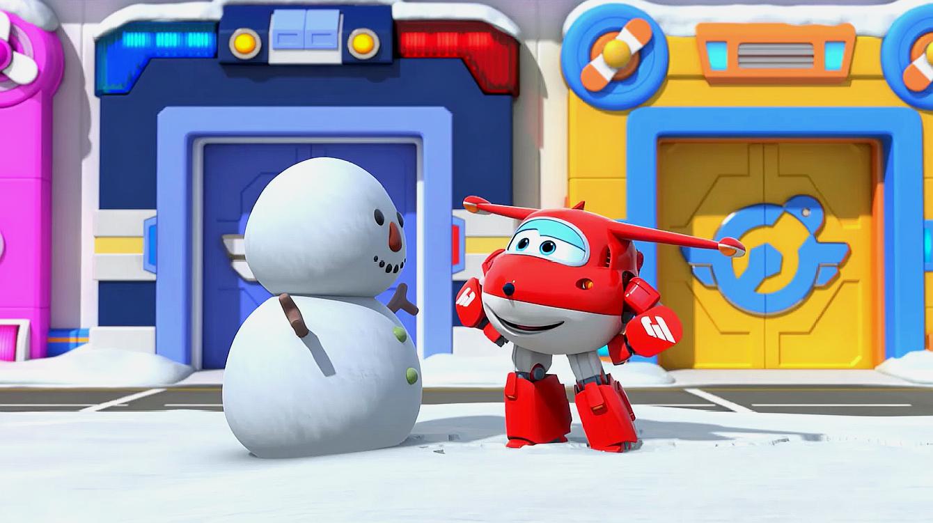 超级飞侠:乐迪很开心,自己堆了一个雪人,看上去非常漂亮