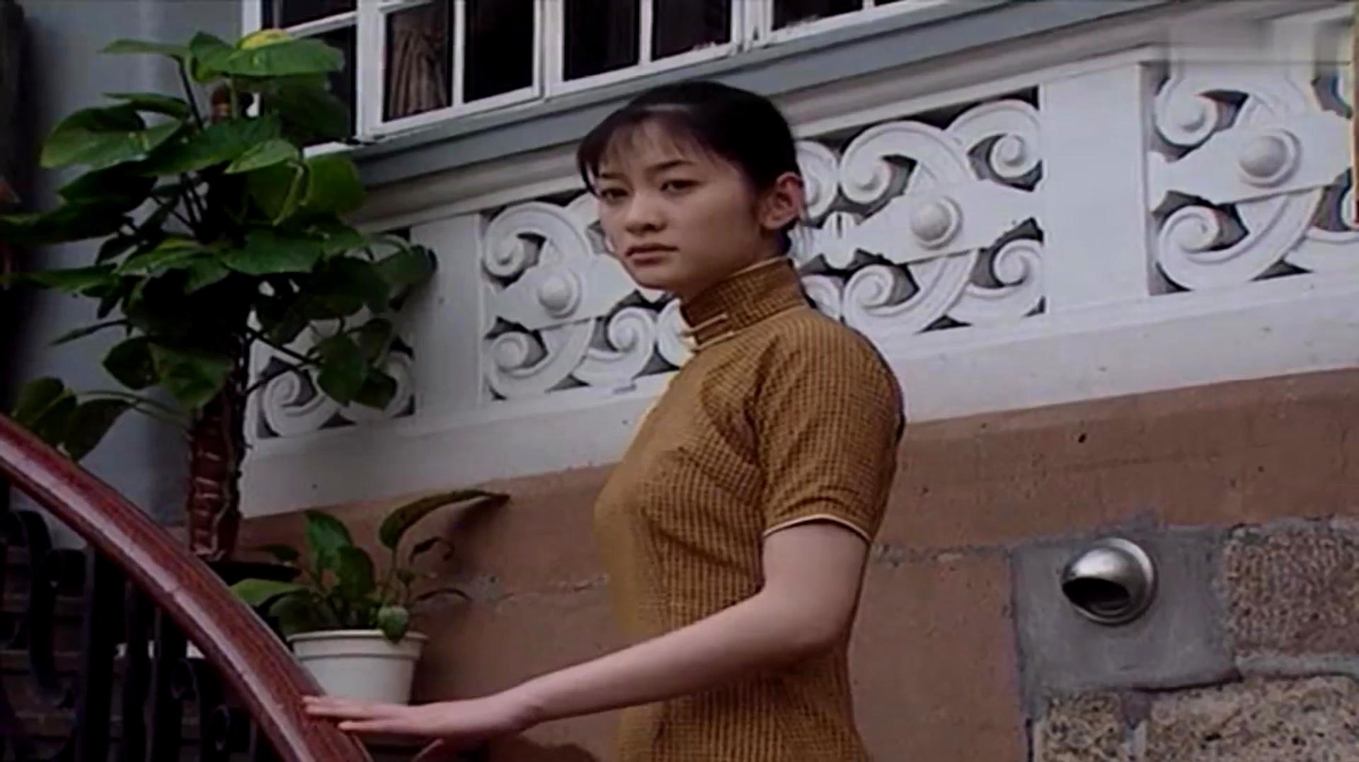 102001年《像雾像雨又像风》:讲述三十年代的上海滩华鑫钟表店的伙计