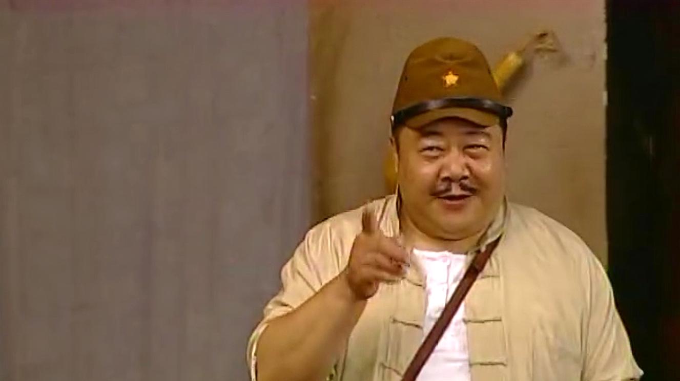 白翻译给贾队长安排的任务竟是这个?这段演的真好,你不笑算我输